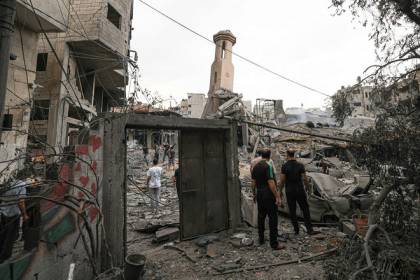 تدمير 6 مساجد و3 مصارف و4 مدارس جراء القصف الإسرائيلي على غزة