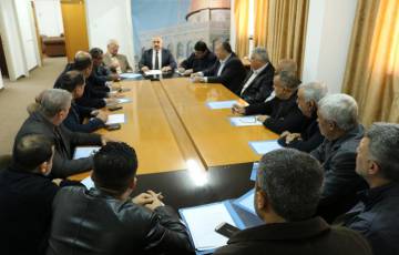 غرفة تجارة وصناعة محافظة غزة تجتمع مع وكيل وزارة الاقتصاد الوطني