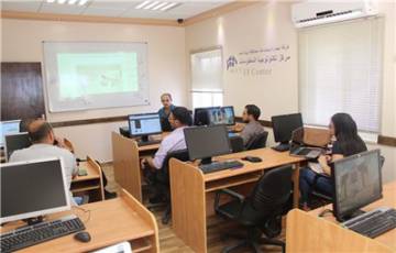 غرفة تجارة وصناعة محافظة بيت لحم تفتتح دورتي صيانة أجهزة خلوية ونظام الخلايا الضوئية