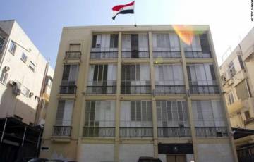 مصدر أمني يكشف أسباب الإجراء المصري بنقل مقتنيات السفارة في غزة إلى القاهرة