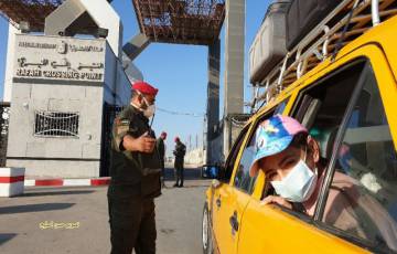 غزة: فتح البوابة المصرية لمعبر رفح وبدء مغادرة المسافرين