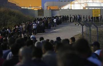 مصدر ينفي موافقة الجانب الإسرائيلي على إصدار تصاريح جديدة لعمال غزة