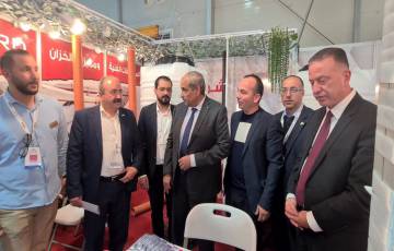 وزير الأشغال العامة يزور معرض “فلسطين للصناعات الإنشائية 2021 ” بالخليل