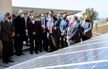 صندوق الاستثمار و"التربية" يدشنان محطة طاقة شمسية في بيت عور التحتا