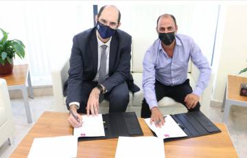 بنك فلسطين و"جفرا" يوقعان اتفاقية لتنمية الصناعة الموسيقية الفلسطينية