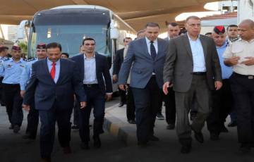 وزير الداخلية الأردني: حل مشكلة الاكتظاظ على جسر الملك حسين خلال أيام