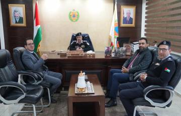 مدير عام الدفاع المدني يستقبل وفد من بنك فلسطين