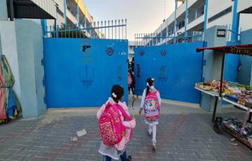"الأونروا" تعلن تعليقا جزئيا للعمل في مدارس غزة غدًا الاثنين.. لهذا السبب