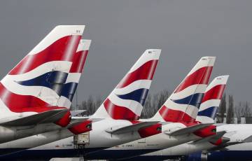 ضباب وبرودة متجمدة: الغاء عشرات الرحلات في مطار لندن