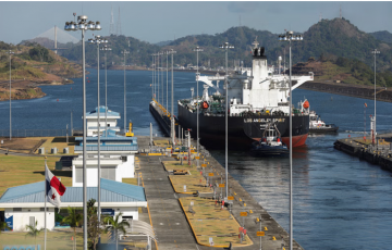 قناة بنما.. خفض جديد لعدد السفن العابرة بسبب الجفاف