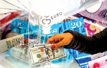 تركيا تشدد القيود على ودائع العملات الأجنبية لدعم الليرة