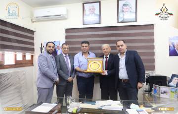 وفد جامعة غزة يلتقي رئيس اللجنة المدنية بالمحافظات الجنوبية