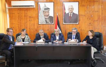 وزير الزراعة ومحافظ قلقيلية يطلقان مشروع  تعزيز المنعة الاقتصادية الاجتماعية لدعم المناطق المتضررة من الاحتلال.