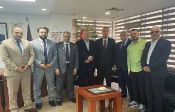 سفير فلسطين بالقاهرة يستقبل رئيس الغرفة التجارية بمحافظة رفح