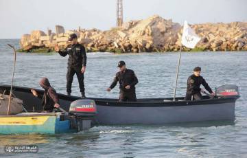الشرطة البحرية تشرع بتزويد مراكب الصيادين بأجهزة تتبع "جي بي أس"