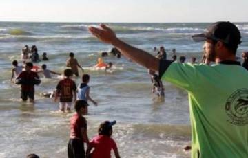 بلدية غزة تُصدر توضيحاً بشأن وجود طحالب خضراء بمياه البحر والشاطئ    