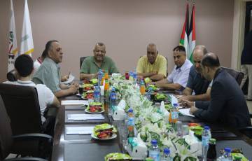 الغرفة التجارية بغزة تناقش الجمارك المفروضة على استيراد المعسل من الضفة الغربية