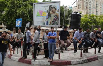 معدلات البطالة في غزة ترتفع وربع مليون مُتعطل يبحثون عن فرص عمل