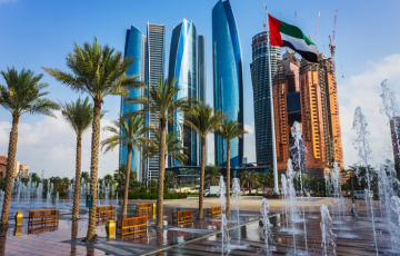 الإمارات تستهدف مضاعفة اقتصادها إلى 3 تريليونات درهم