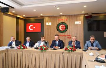 وفد حملة لأجل فلسطين برئاسة التميمي يلتقي قيادة اتحاد عمال تركيا   
