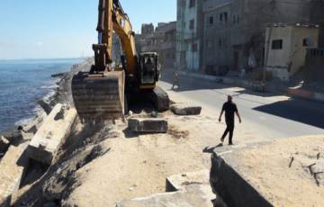  الأشغال بغزة تبدأ أعمال تدعيم منطقة الشاطئ استعداداً لفصل الشتاء    