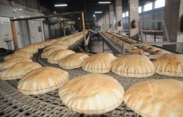الاقتصاد بغزة: نتخذ تدابير استباقية لضمان إمداد القطاع باحتياجاته من السلع.. واستقرار سعر الخبز   