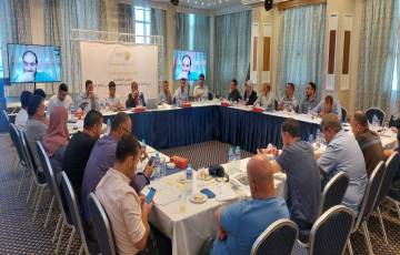 بلدية خان يونس تشارك في جلسة لمناقشة مسودة تقرير مقياس الشفافية في أعمال الهيئات المحلية بمحافظات غزة
