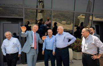 رئيس وأعضاء مجلس بلدية نابلس في زيارة لمدينة روابي