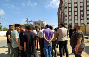 مربو الدواجن يتظاهرون أمام مقر الزراعة بغزة للمطالبة بكسر الاحتكار