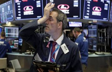 الأسهم الأميركية تسجل أول تراجع فصلي في 2023